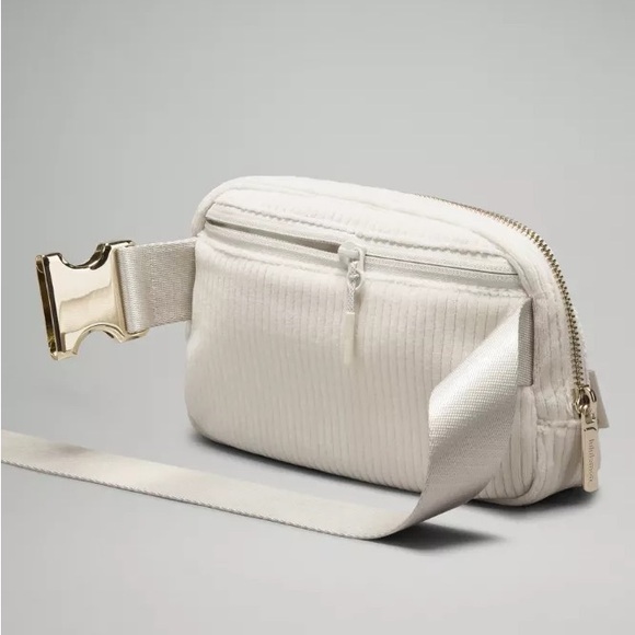 NWT Lululemon Everywhere Belt Bag Corduroy, Bone/Gold, 1L - Picture 2 of 13